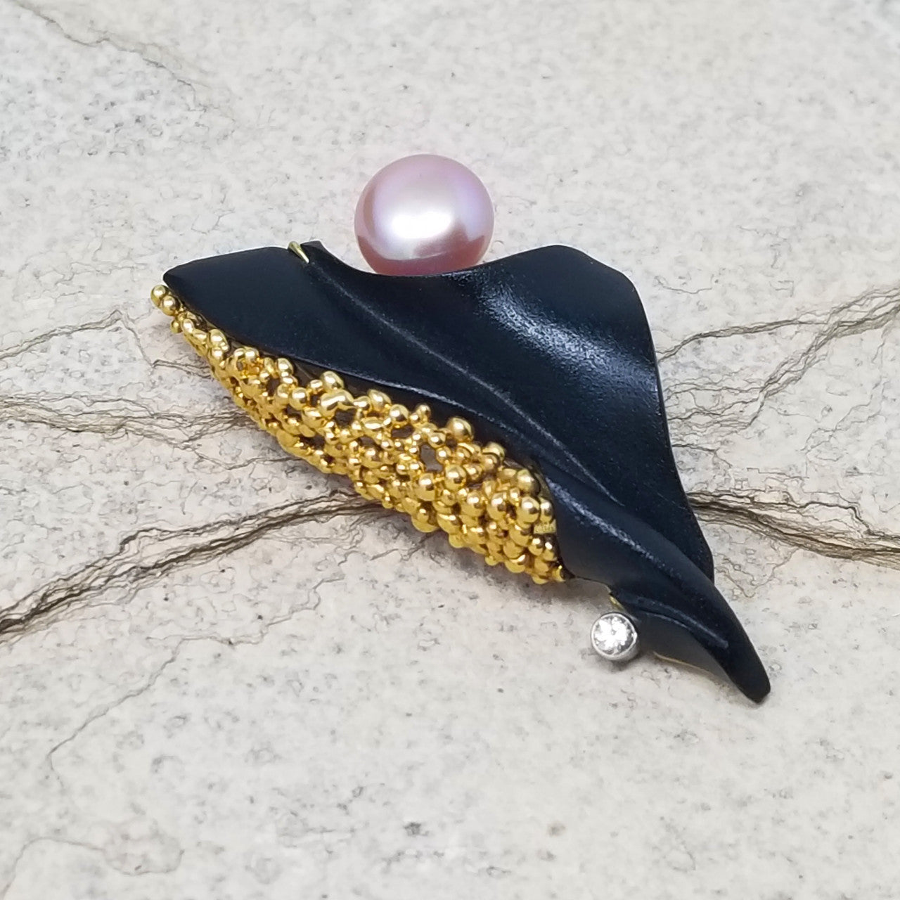 Steve Walters Carved Chalcedony and Freshwater Pearl 18kt Pendant & Brooch with Granulation made in USA by ART Guyon for Cynthia Scott Jewelry