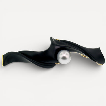 Steve Walters Carved Chalcedony and South Sea Pearl 18kt Pendant & Brooch made in USA by ART Guyon for Cynthia Scott Jewelry