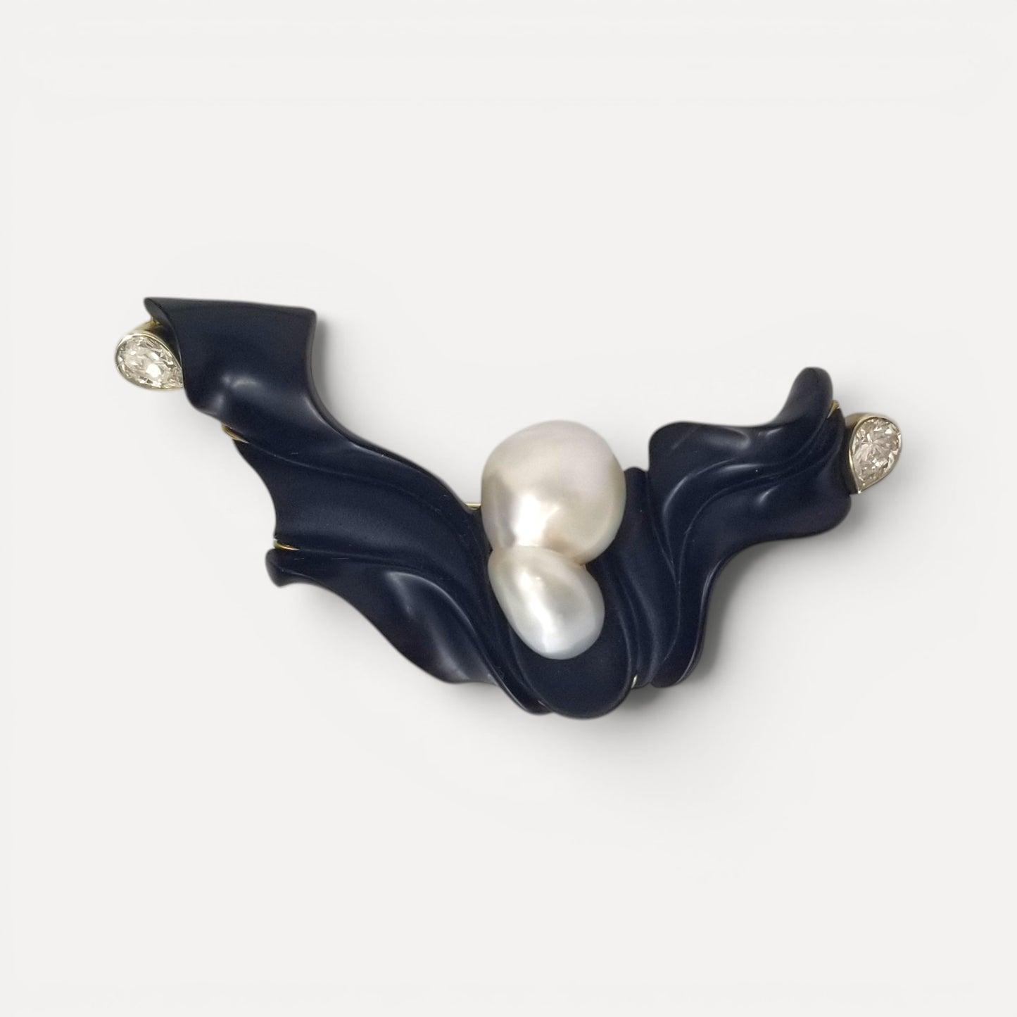 Chalcedony Carving by Steve Walters in 18kt Brooch by ART Guyon for Cynthia Scott Jewelry