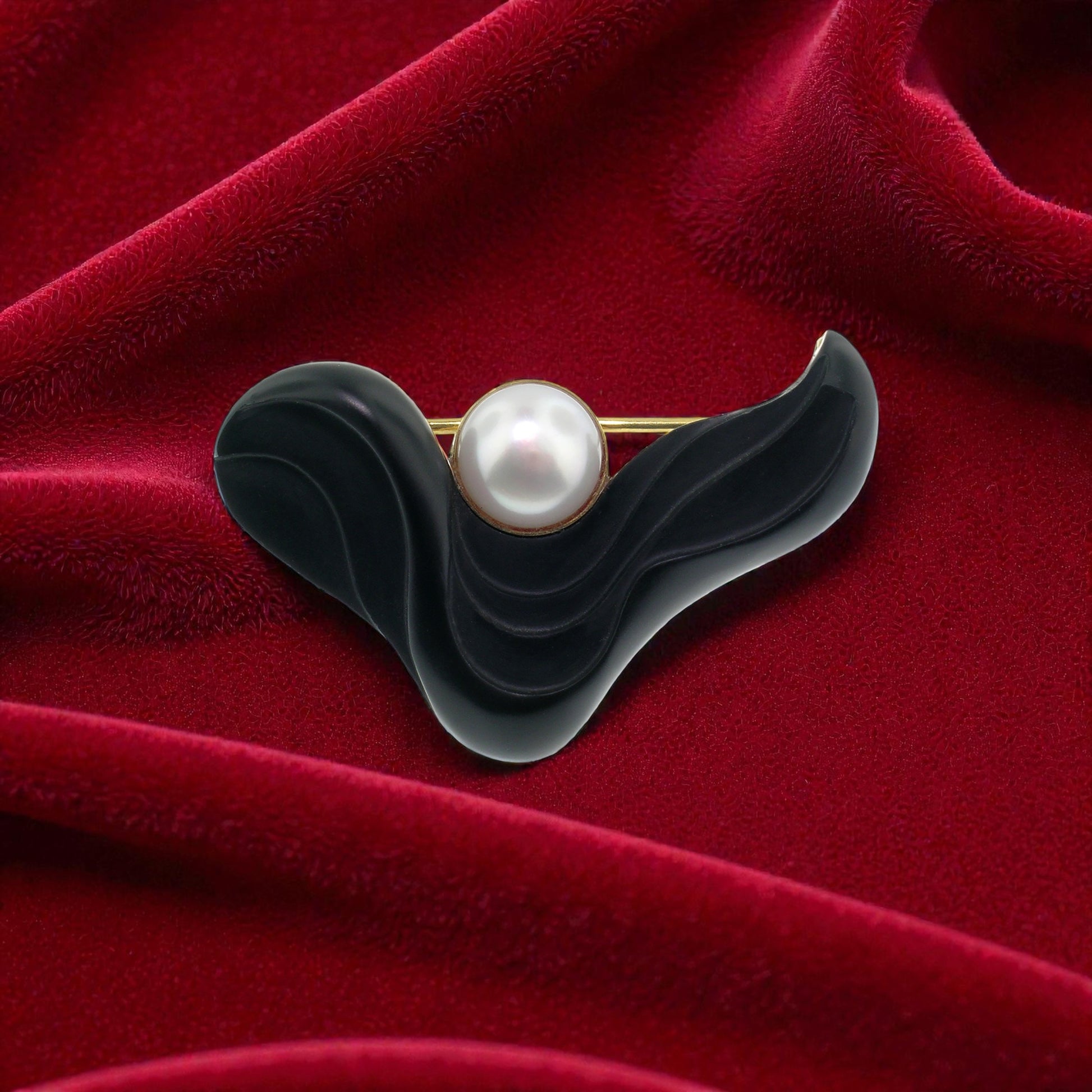 Chalcedony Carving by Steve Walters in 18kt Pin by ART Guyon for Cynthia Scott Jewelry