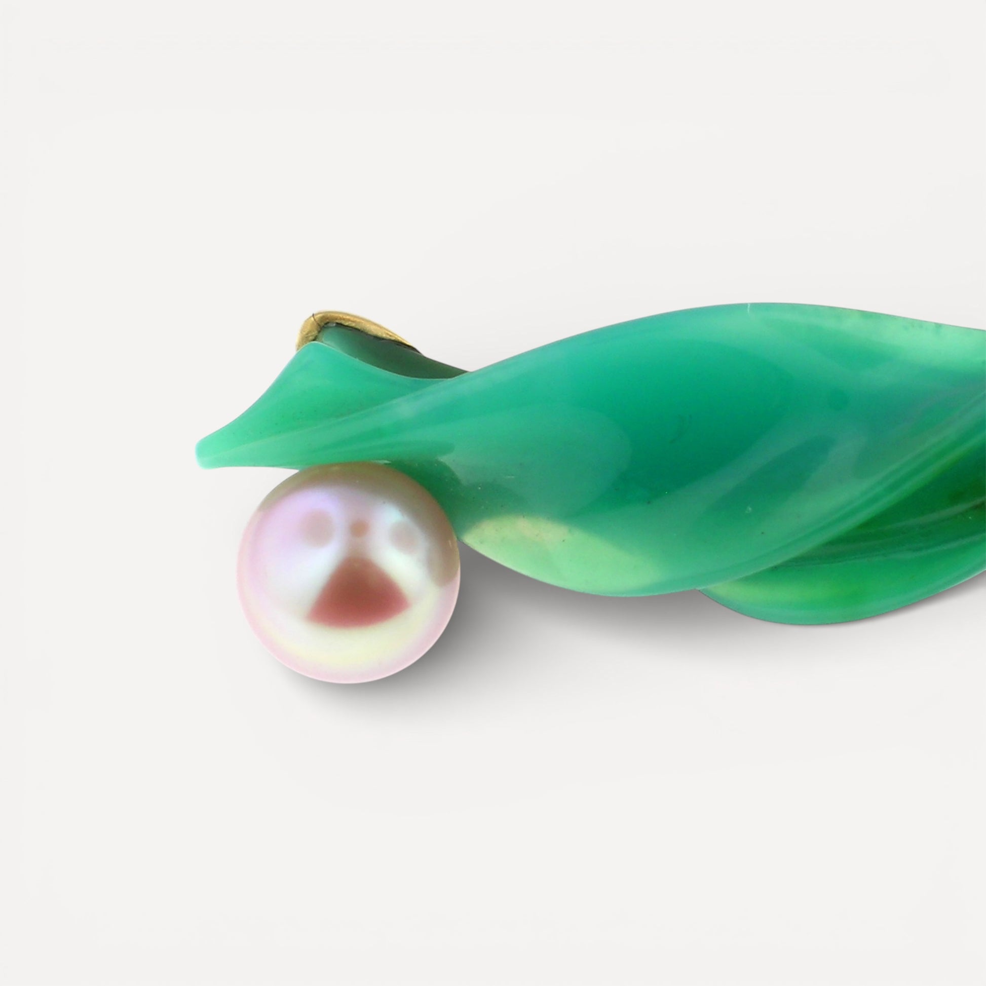 Gem Silica Chrysocolla carving by Steve Walters in an 18kt pendant brooch by ART Guyon for Cynthia Scott Jewelry